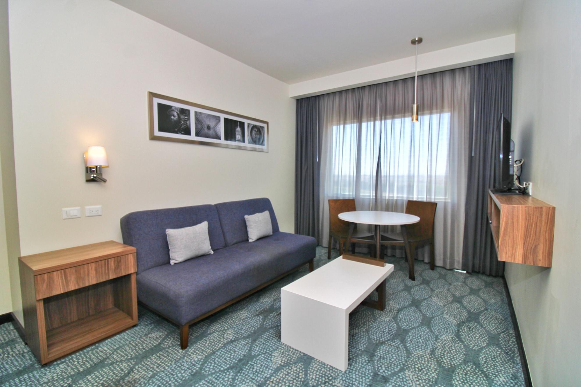 Hampton Inn & Suites By Hilton Salamanca Bajio Екстериор снимка