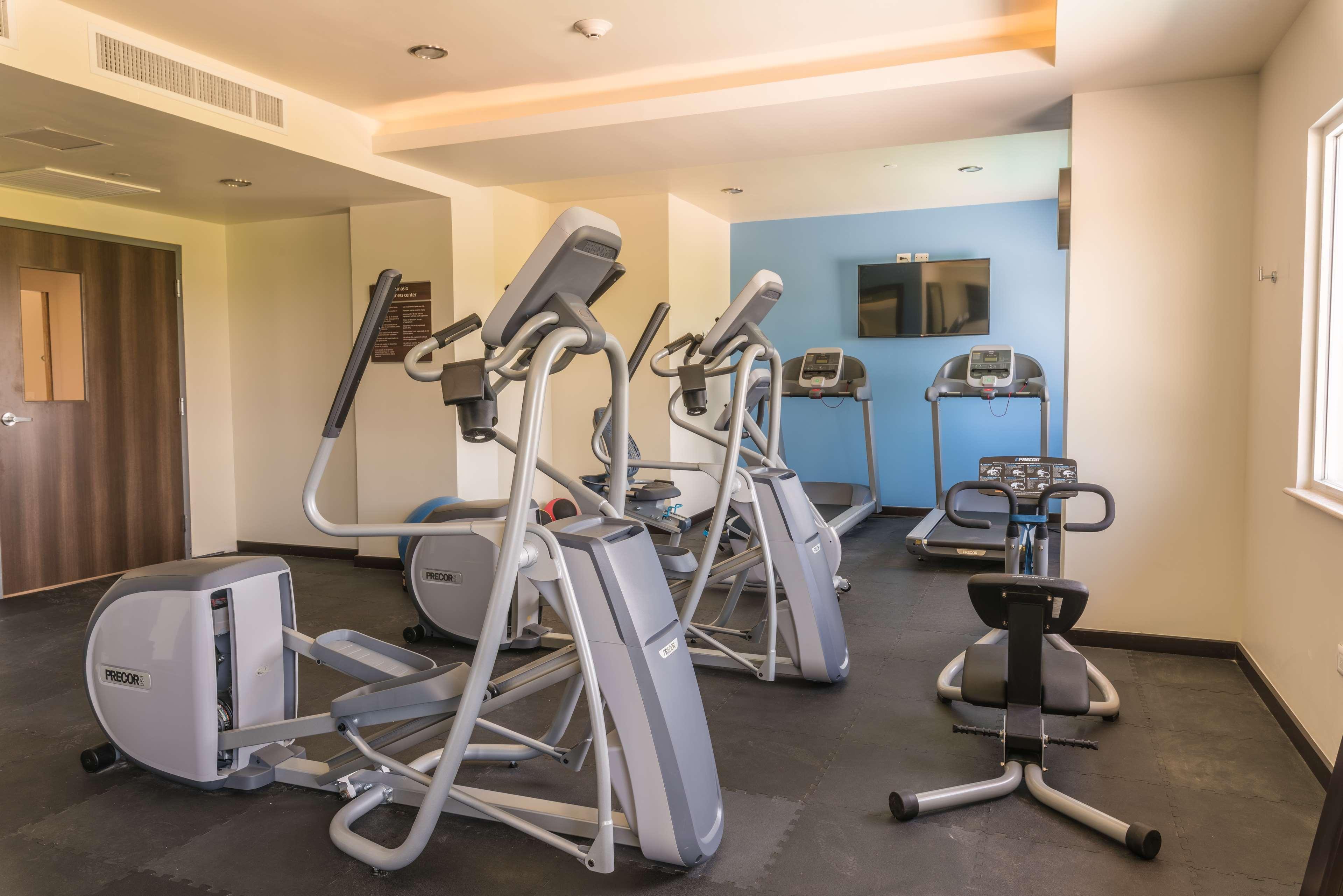 Hampton Inn & Suites By Hilton Salamanca Bajio Екстериор снимка