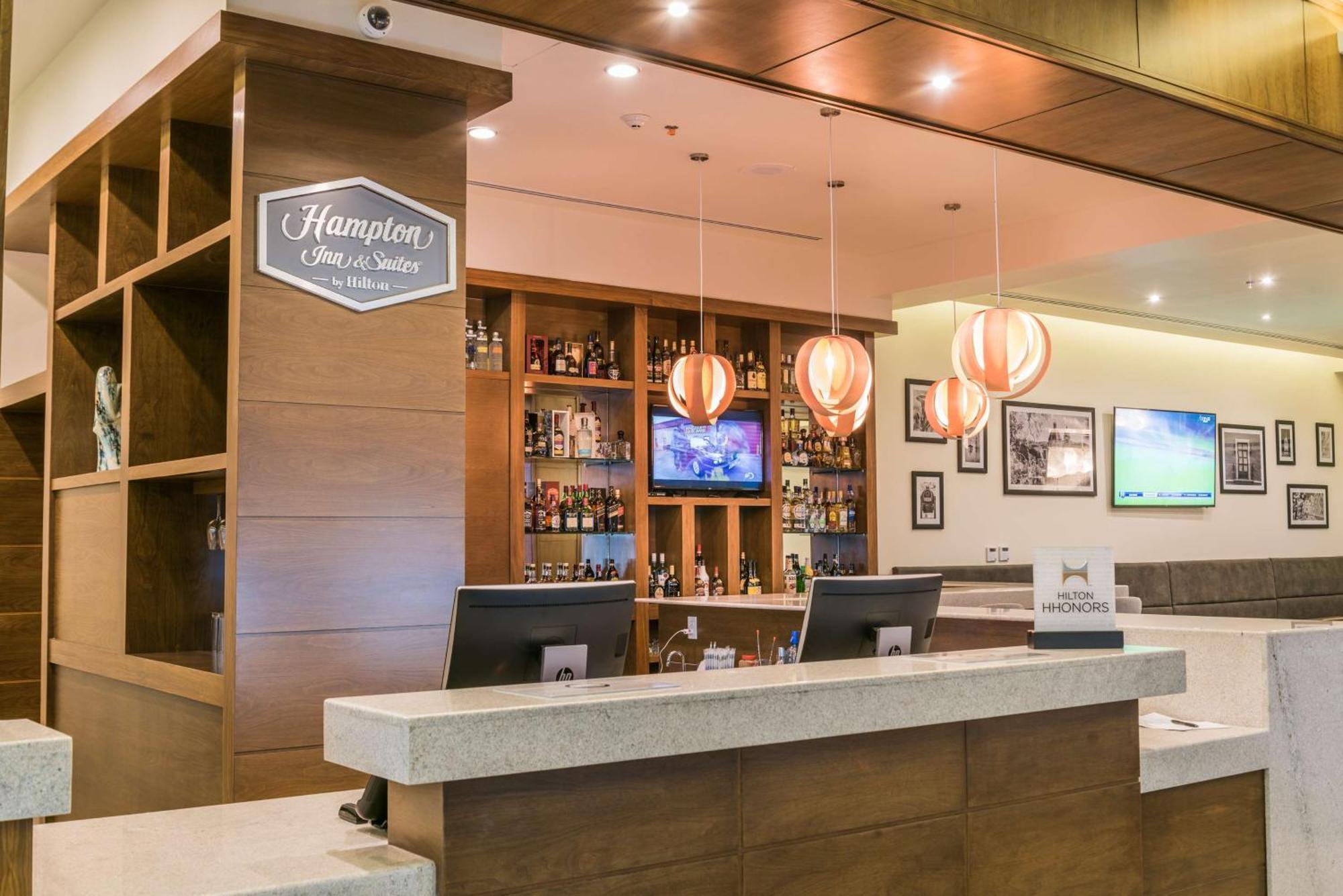 Hampton Inn & Suites By Hilton Salamanca Bajio Екстериор снимка