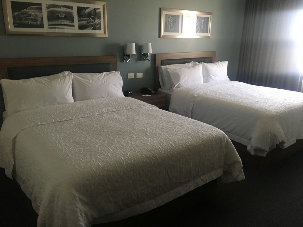 Hampton Inn & Suites By Hilton Salamanca Bajio Екстериор снимка
